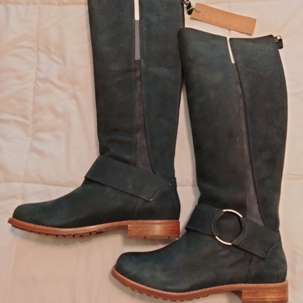 Olukai leather boots